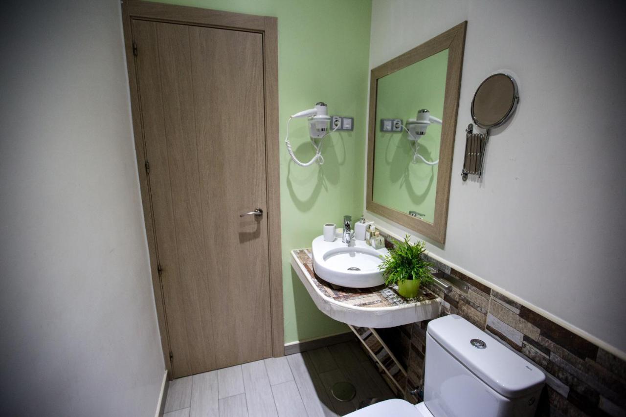 Bloom Inn Мадрид Экстерьер фото